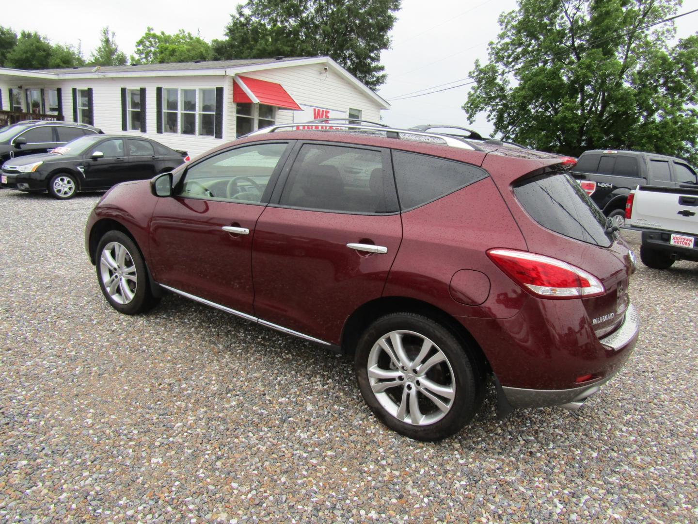 2011 Burgandy /Tan Nissan Murano (JN8AZ1MU0BW) with an V6 engine, Automatic transmission, located at 15016 S Hwy 231, Midland City, AL, 36350, (334) 983-3001, 31.306210, -85.495277 - Photo#5